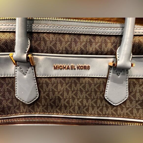 Used Michael Kors blue duffle travel bag - Picture 11 of 16